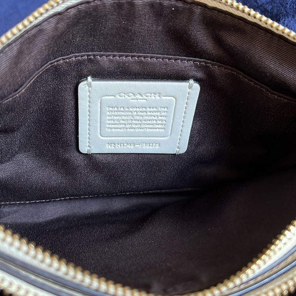 Coach Lyla Crossbody Ivory Color - Picture 3 of 14